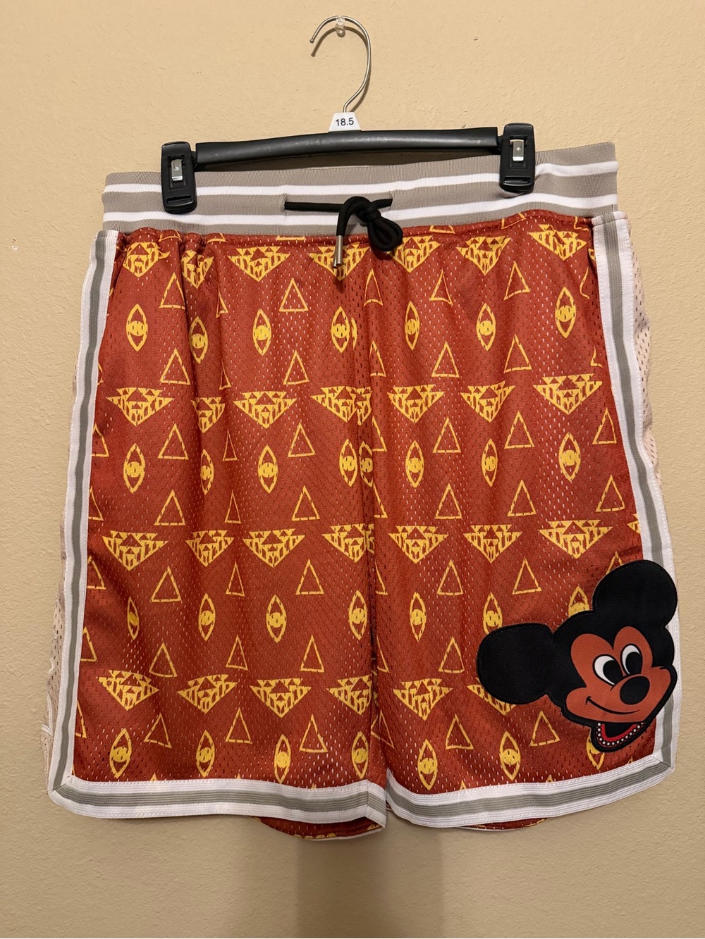 NWT Headgear Classics Mickey Mouse Men’s L Mesh Basketball Shorts Disney